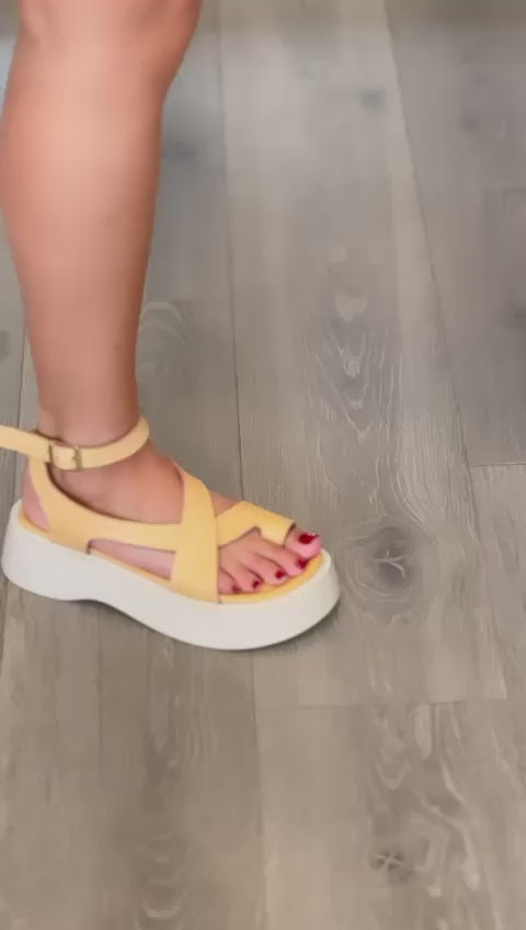 Aisha melon-Flat Sandals
