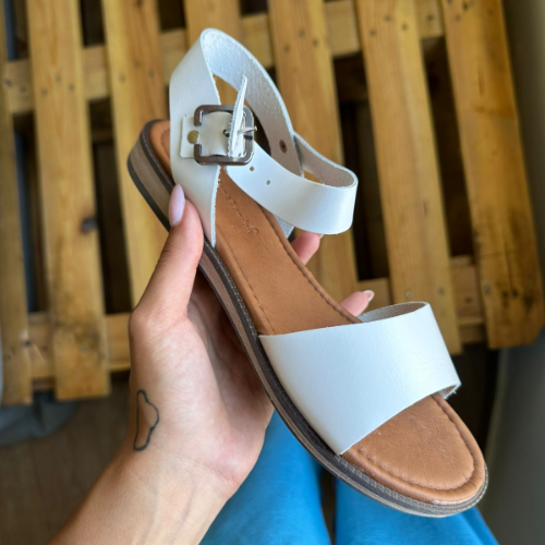 Abby White-Flat sandal